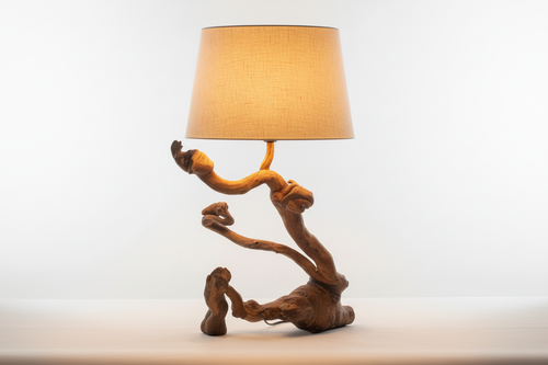 Lámpara de cepa de pino - Encendida